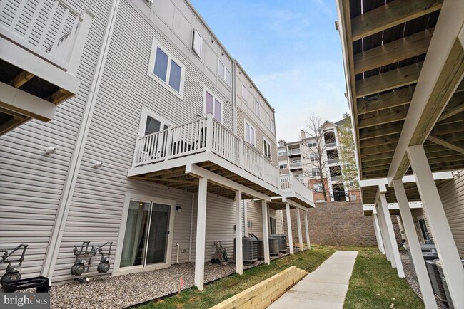 Building Photo - 15592 Grade Line Pl