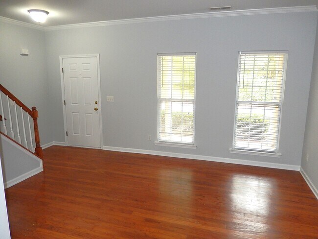 Building Photo - 3335 Archdale Dr