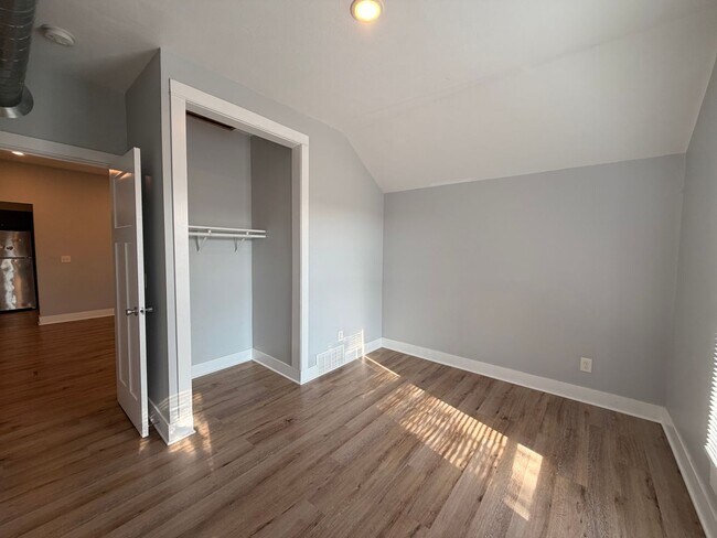 Building Photo - 107 Lexington Ave SW