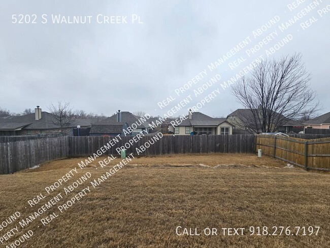 Building Photo - Gated Community, Turn Key!  Sand Springs!