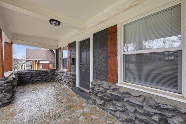 Building Photo - 1311 E 29th St