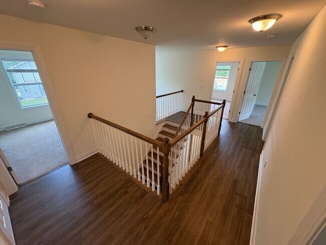 Building Photo - Charming 4 bedroom 3 bath in Ballston Lake #