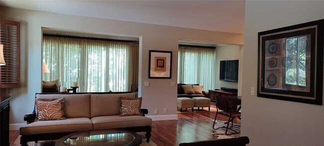 Building Photo - 6688 Via Regina