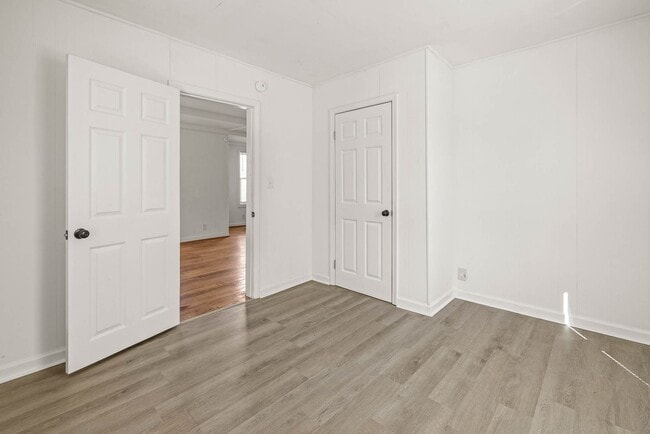 Building Photo - 107 S 9th Ave