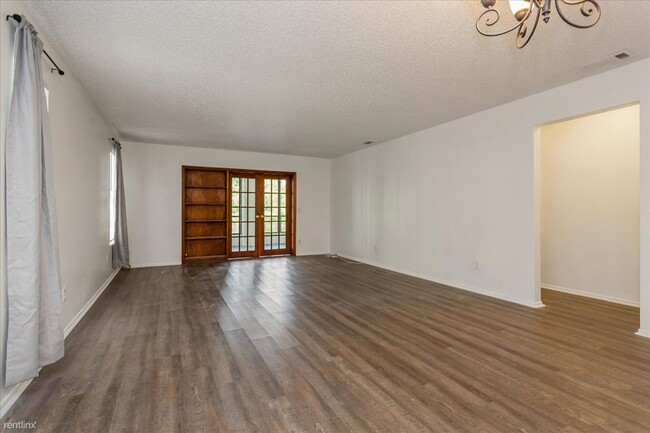 Building Photo - 2 br, 2 bath Condo - 540 Belltower Avenue J-1