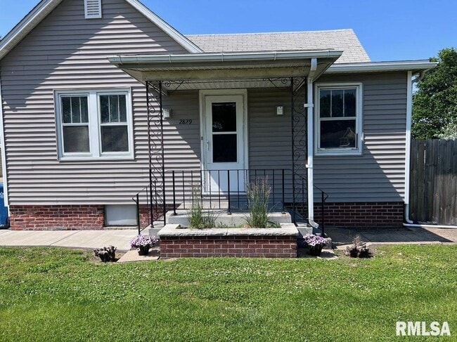 Building Photo - 2829 E Sangamon Ave