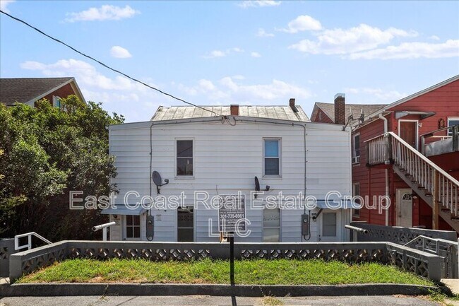 Building Photo - 803 S Potomac St