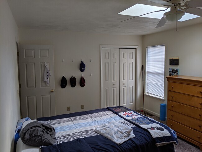 Upstairs MBR - 892 Patrick Henry Dr