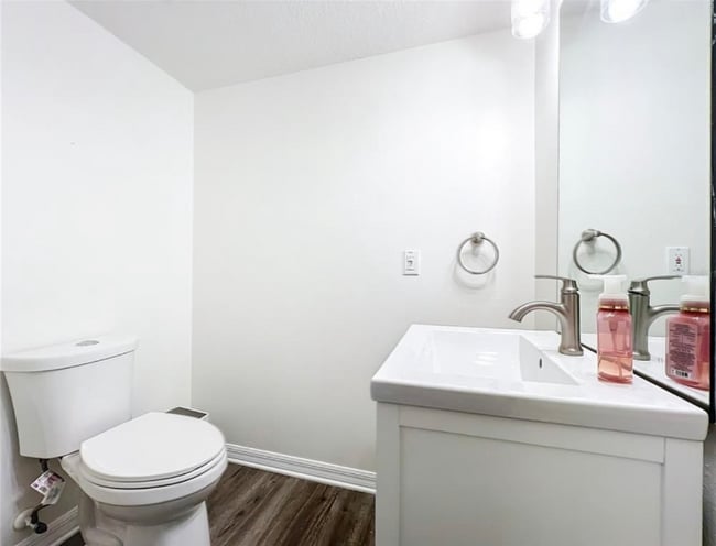 Building Photo - 1128 Valley Creek Run
