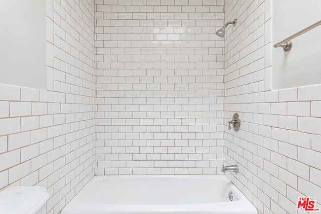 Building Photo - 2610 Griffith Park Blvd