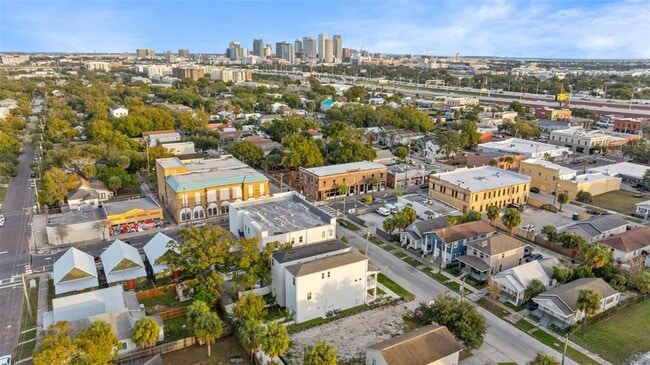 Building Photo - 2311 W Spruce St