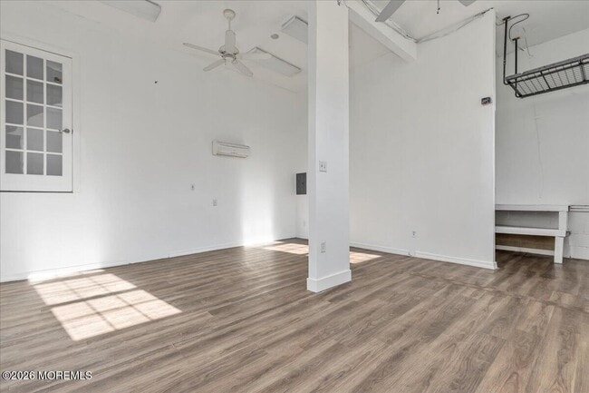 Building Photo - 257 Ford Rd