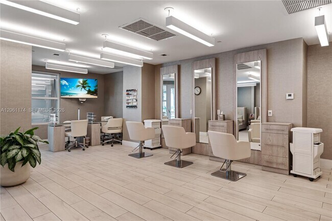 Building Photo - 16051 Collins Ave