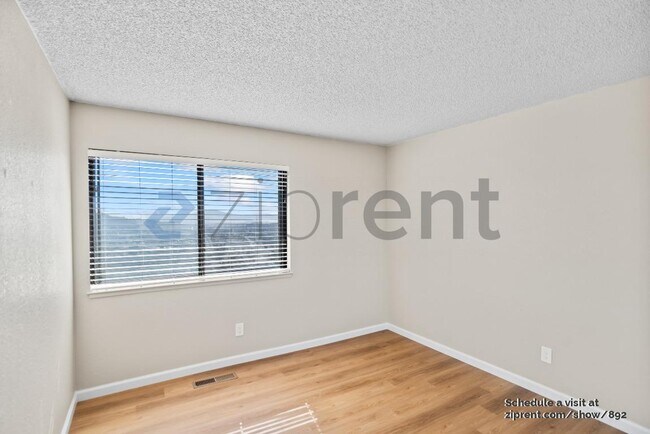 Building Photo - 3700 Hidden Springs Ct