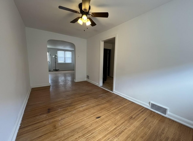 Building Photo - 2214 Bond Ave