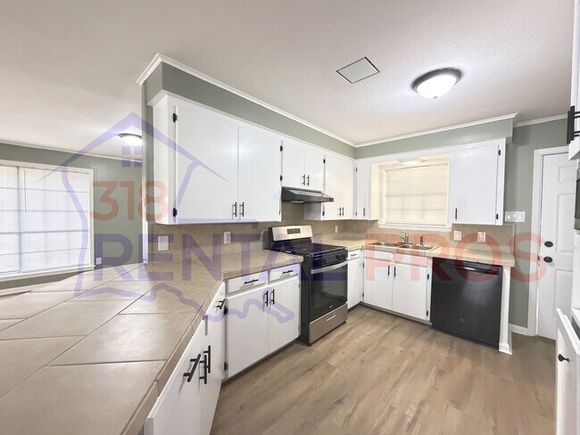 Building Photo - 3 Bed, 2 Bath Home in Ruston!