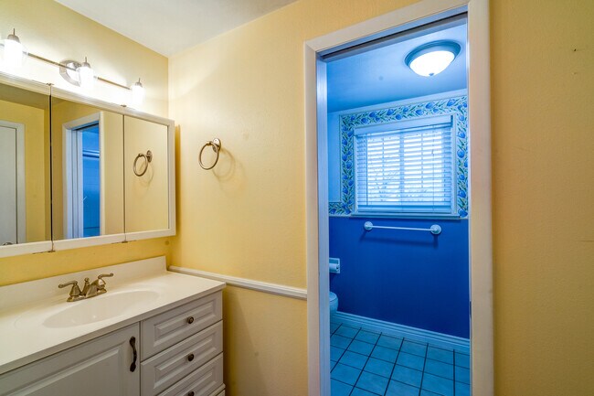 Building Photo - 7137 Milner Dr