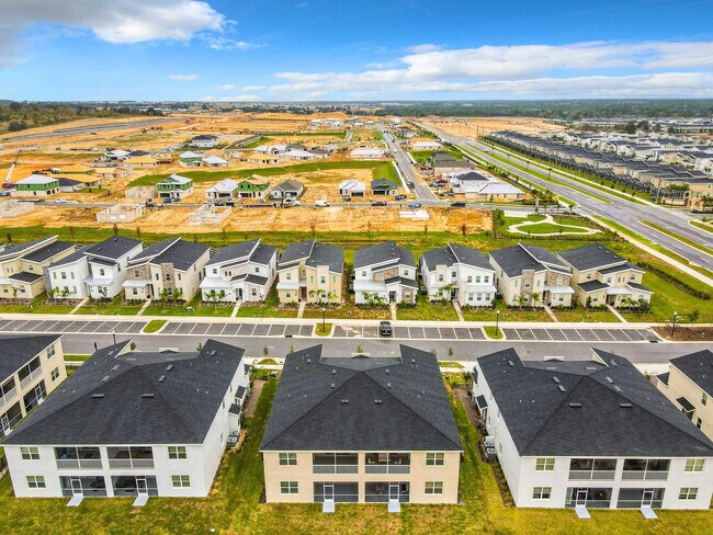 Building Photo - 9335 Sommerset Hills Dr