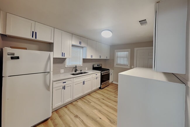 Building Photo - Completely Remodeled Charm with a Huge Backyard & Bonus Room!