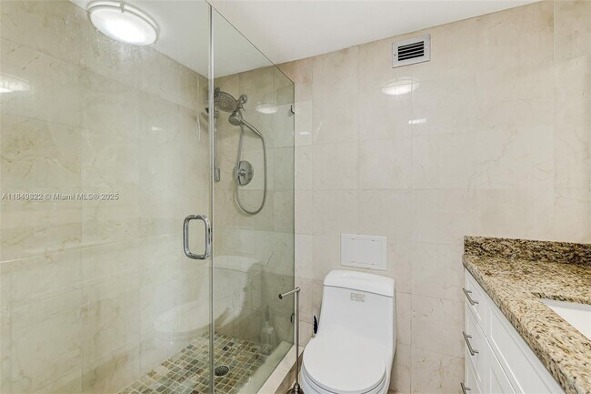 Building Photo - 6039 Collins Ave