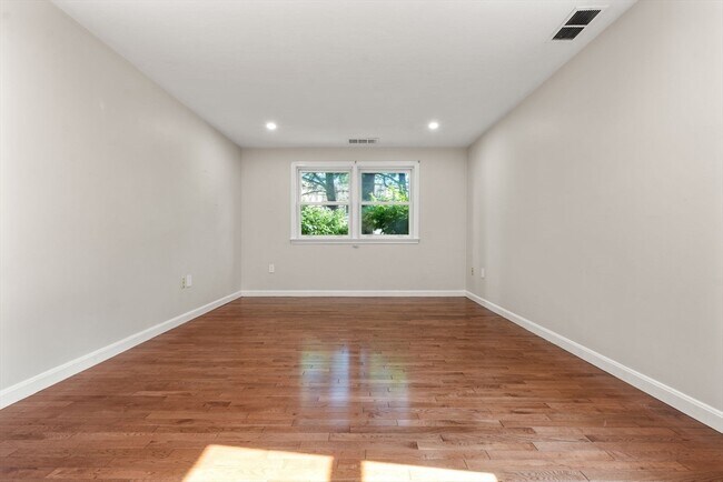 Building Photo - 1216 VFW Parkway