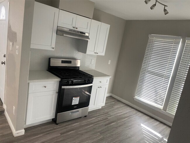 Building Photo - 7519 San Benito Dr