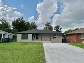 Building Photo - 2144 Westchester Dr