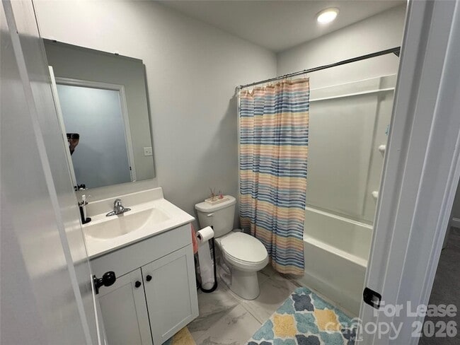 Building Photo - 335 Ladybird Ln