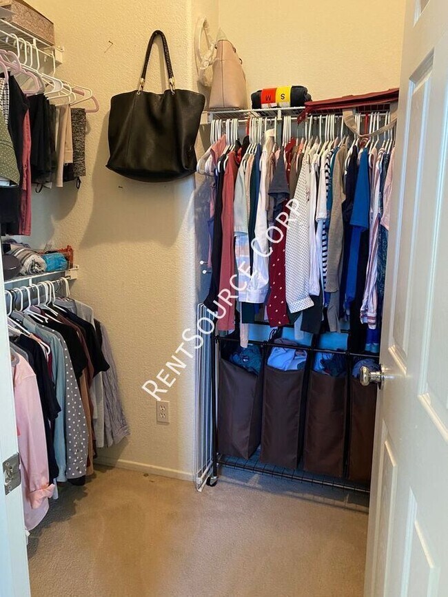 Building Photo - 24310 Las Palmas St