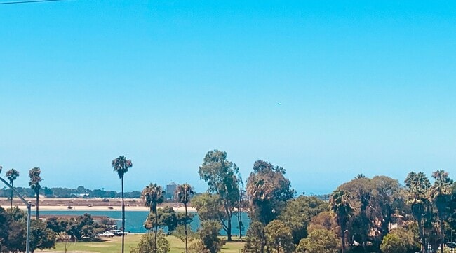 Building Photo - BEAUTIFUL BAY PARK CONDO W/ BAY VIEWS! - 2...