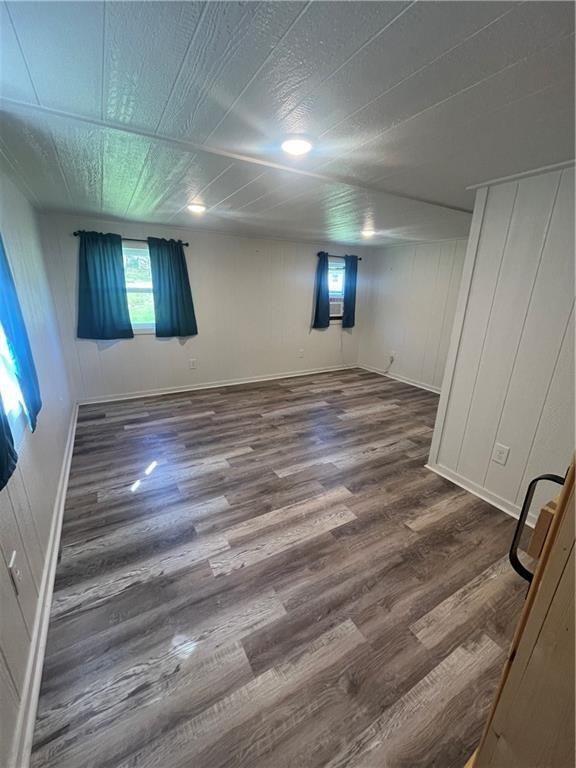 Building Photo - 203 New Town St