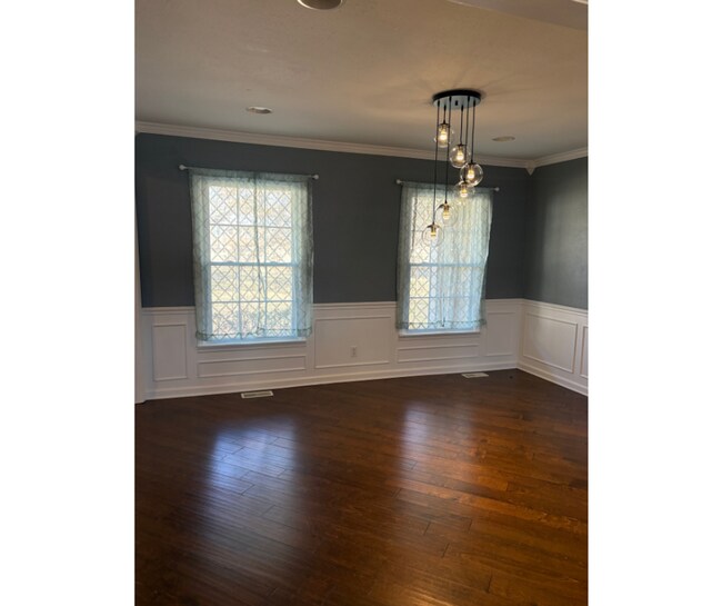 Building Photo - 9512 Imperial Dr