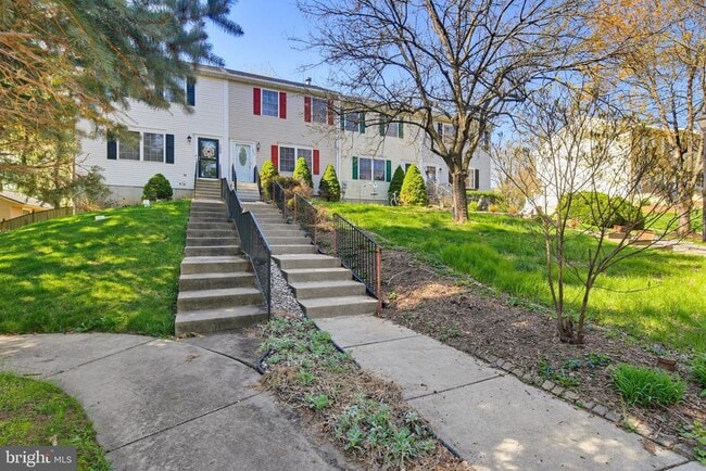 Building Photo - 206 N Towne Ct