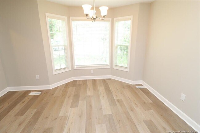 Building Photo - 104 Rainmist Cir