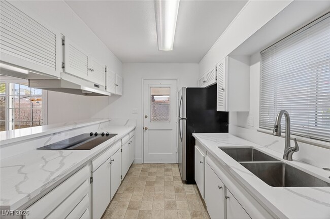 Building Photo - 4305 Via Olivero Ave