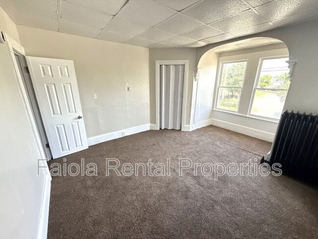 Building Photo - 230 N 3rd St