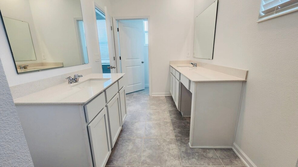 Building Photo - 1430 Brentwood Dr