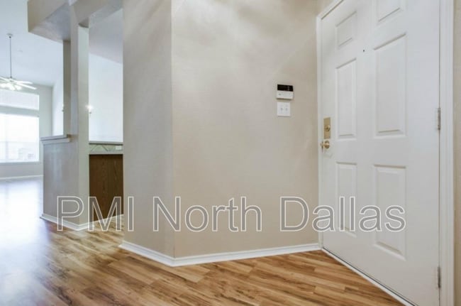 Building Photo - 7001 Van Gogh Dr