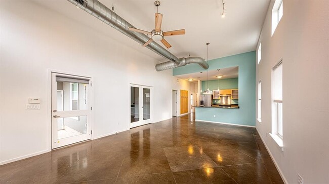 Building Photo - 3803 Byron Dr