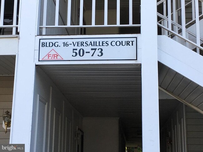 Building Photo - 64 Versailles Ct