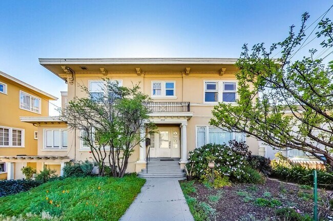 Building Photo - 508 Valle Vista Ave