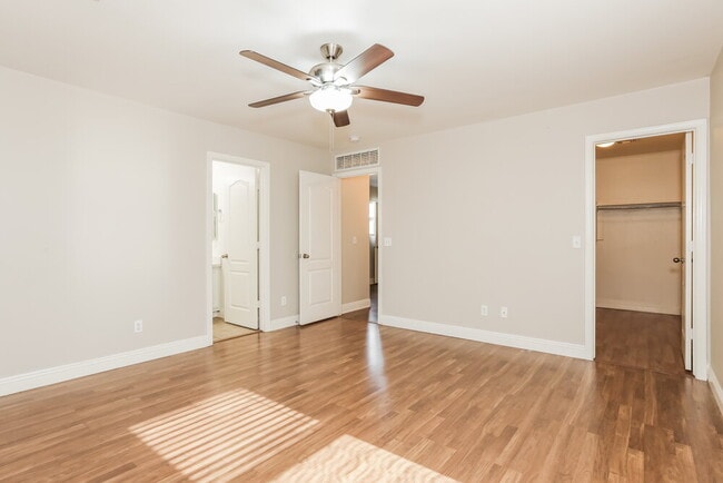 Building Photo - 9582 N 81st Dr