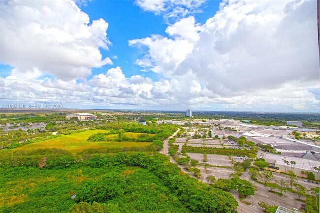 Building Photo - 2000 Metropica Wy