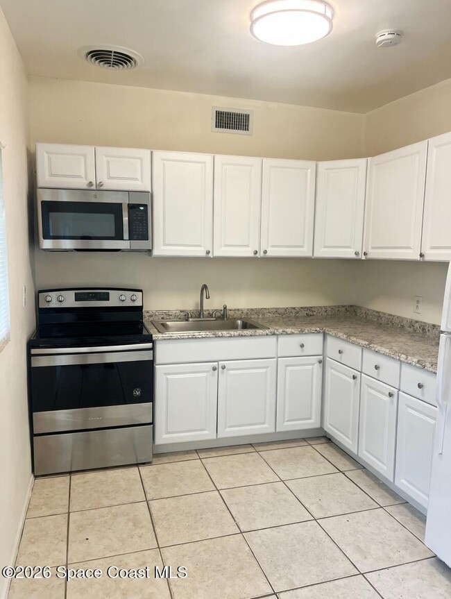 Building Photo - 1410 Smith Dr