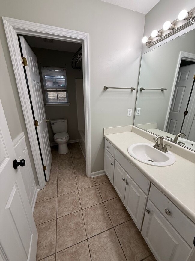 Building Photo - HOME FOR LEASE 4 BR 2 BATH RANCHSTYLE  SPLIT FLOOR PLAN AND OPEN  LARGE  FENCED BACKYARD  CONVENI...