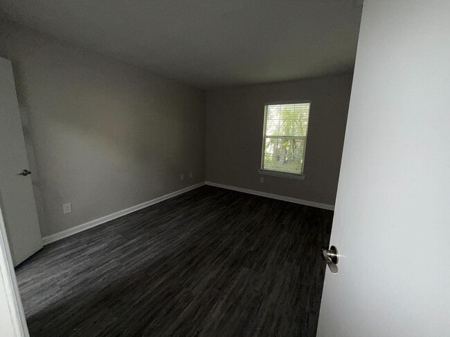 Building Photo - 3718-B West Ave-