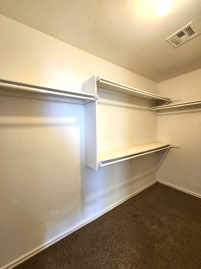 Building Photo - 3 Bed 2Bath 2 Car in the Westlake Addition NW OKC