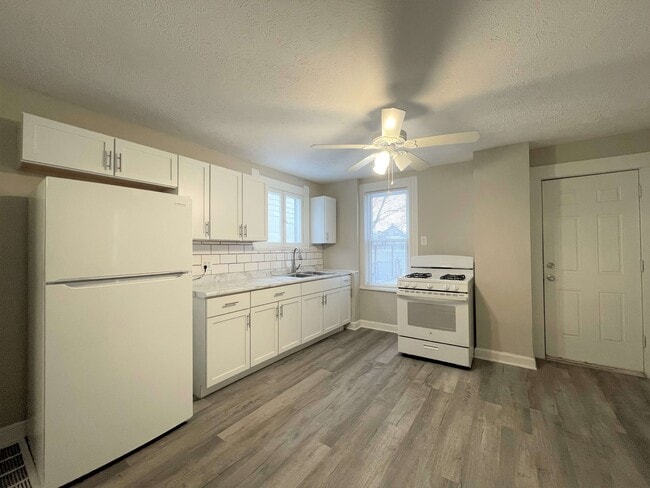 Building Photo - 1984-1984 W 54th St