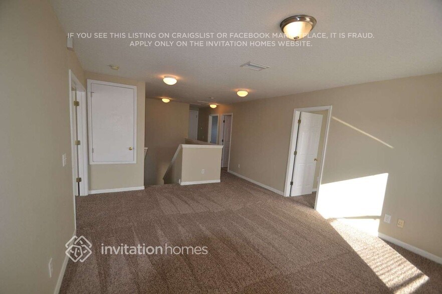 Building Photo - 11166 Golden Silence Dr