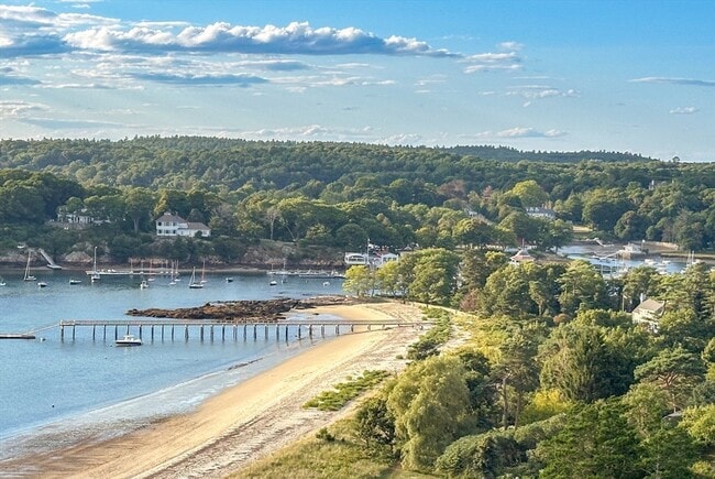 Building Photo - 48 Proctor St